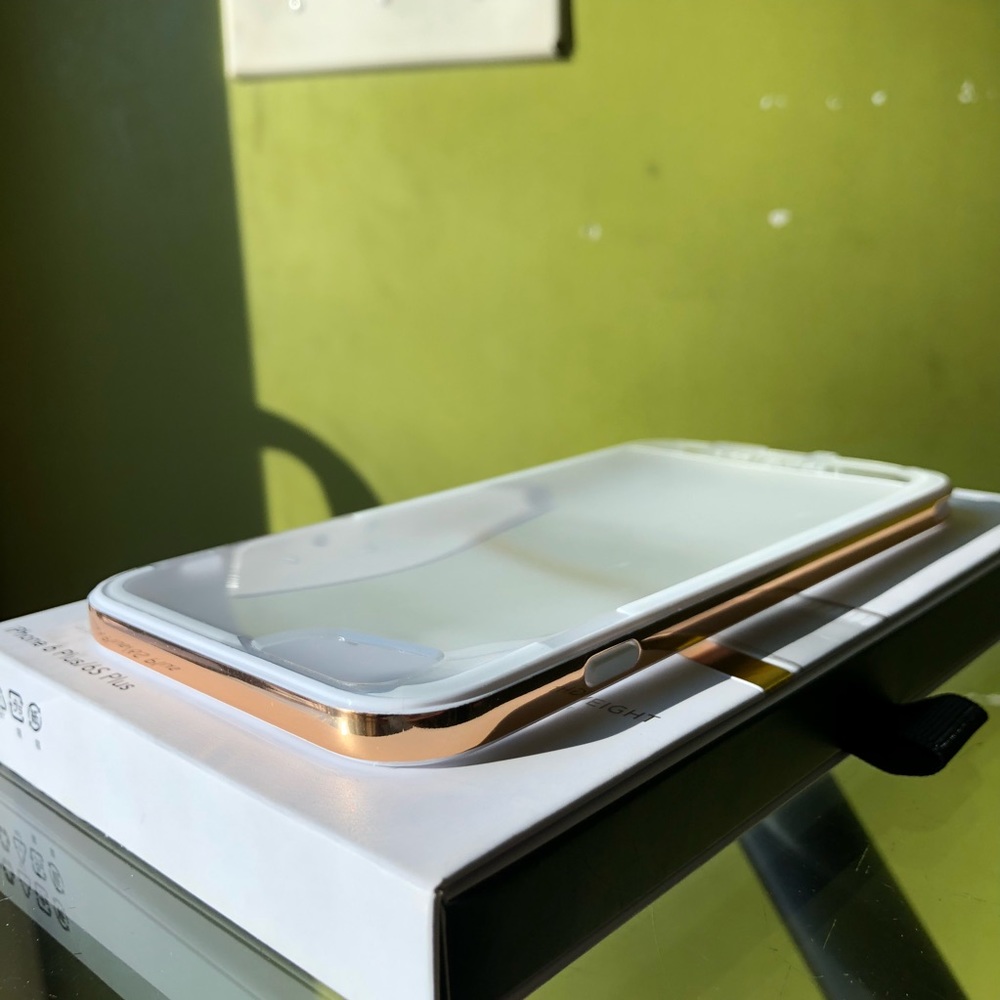 Clear / Gold iPhone 6 Plus / 6s Plus tech 21 Case